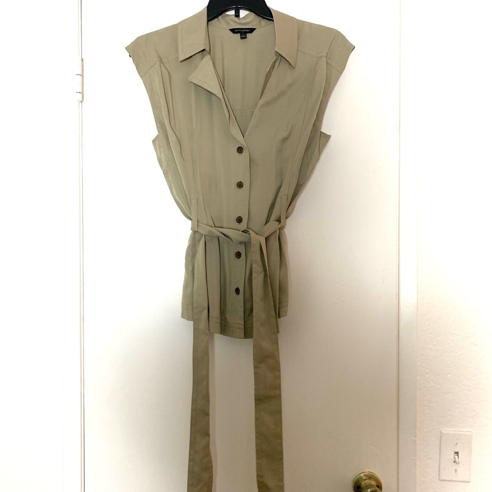 Banana Republic Sleeveless Belted Blazer Jacket in Light Beige - Picture 7 of 16